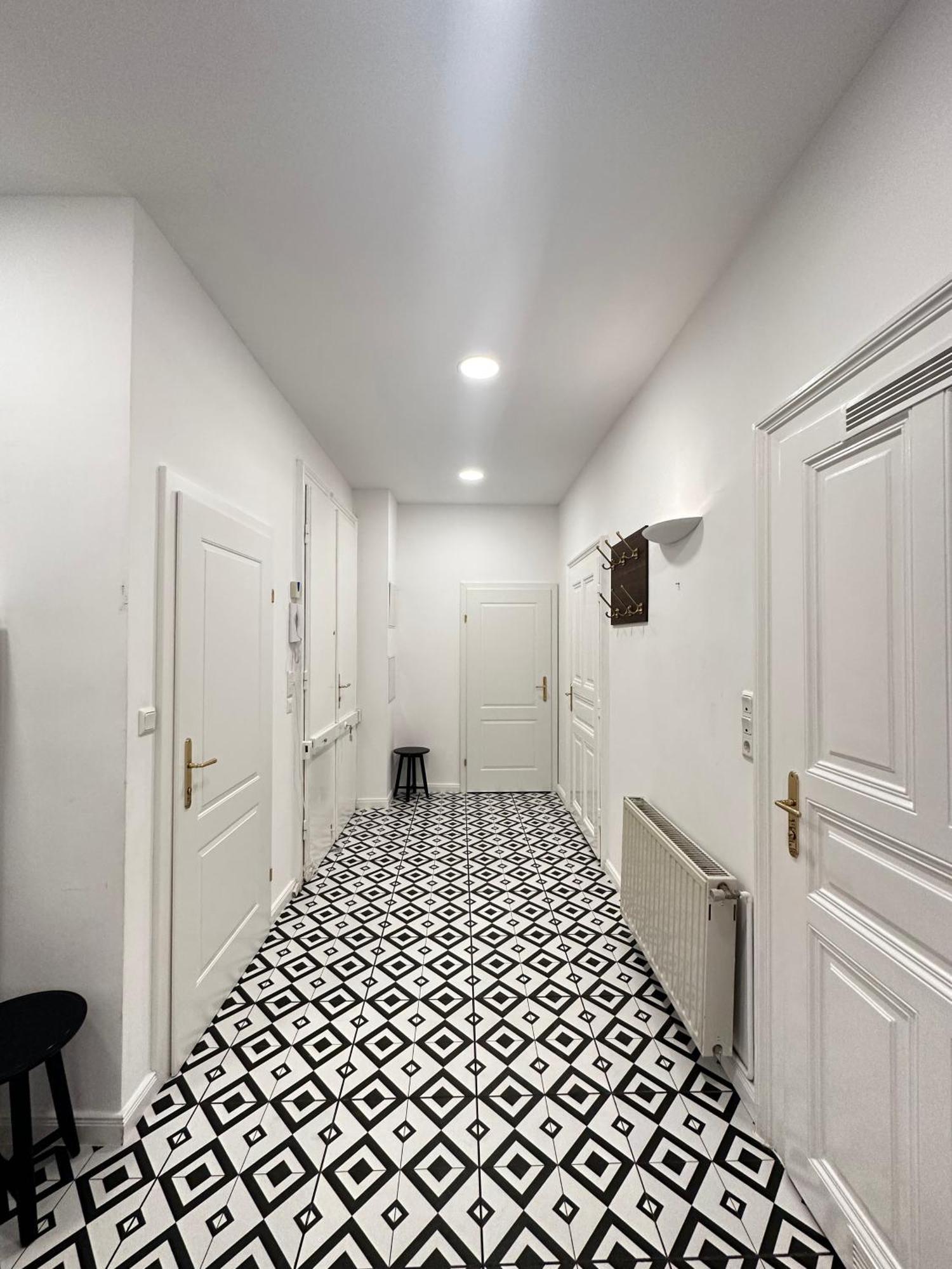Luxury 3 Bedroom Apartment Near Schoenbrunn Palace Відень Екстер'єр фото